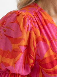Violet & Grace | Floral Midi Dress with V Neckline and Puff Sleeves