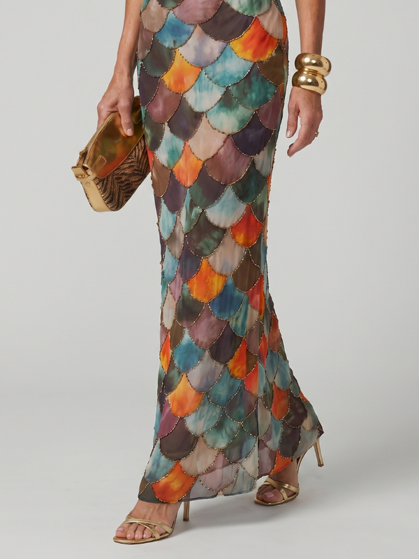 Larkin | Fitted Colorful Maxi Dress with Scale Pattern™