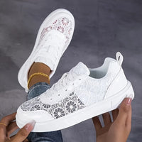 Sneakers Dentelle με δαντέλα, πίσω όψη