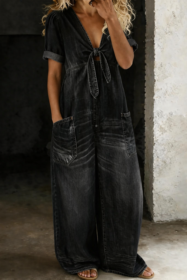 Κοντή ολόσωμη φόρμα Naya, λεπτομέρεια στο πάνω μέρος