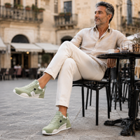 Sneakers Giuliano με ελαστικά κορδόνια, κοντινό πλάνο